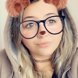 Meet your Posher, Becca